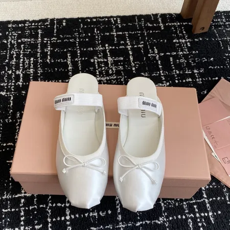 ミュウミュウ スリッパ