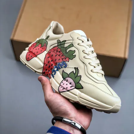 グッチ スニーカー