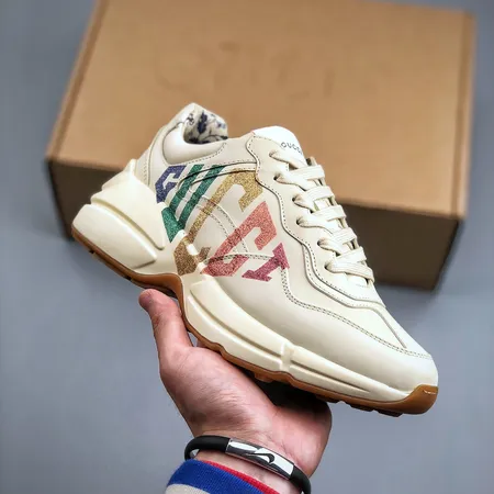 グッチ スニーカー