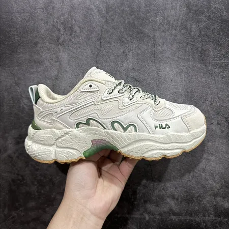 フィラ スニーカー