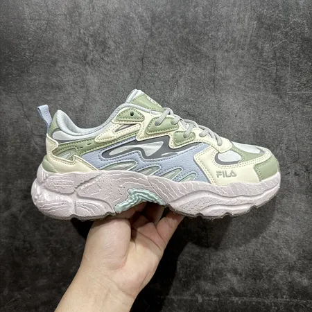 フィラ スニーカー