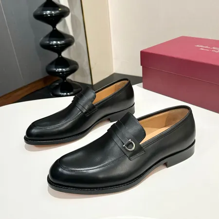 フェラガモ ビジネスシューズ