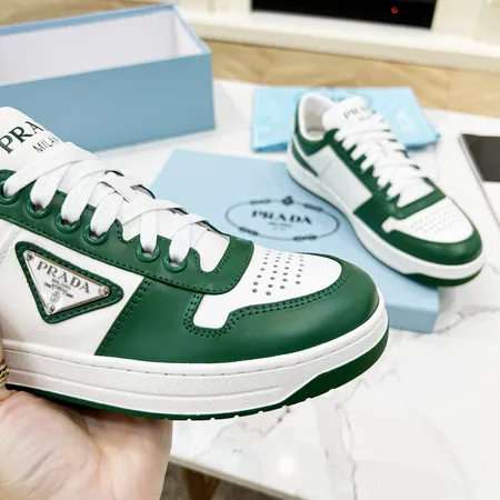 プラダ カジュアルシューズ