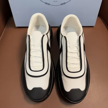 プラダ スニーカー