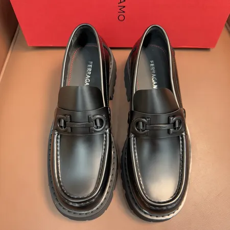 フェラガモ ビジネスシューズ