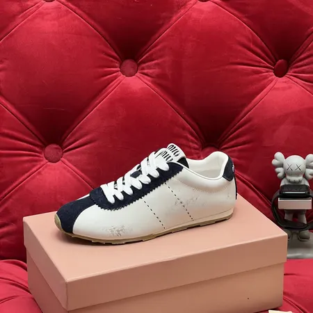 ミュウミュウ カジュアルシューズ