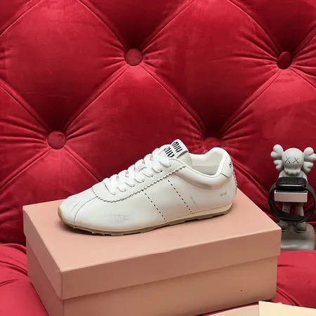 ミュウミュウ カジュアルシューズ