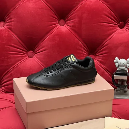 ミュウミュウ カジュアルシューズ