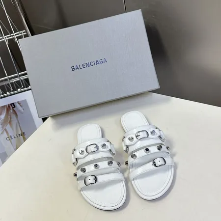 バレンシアガ スリッパ