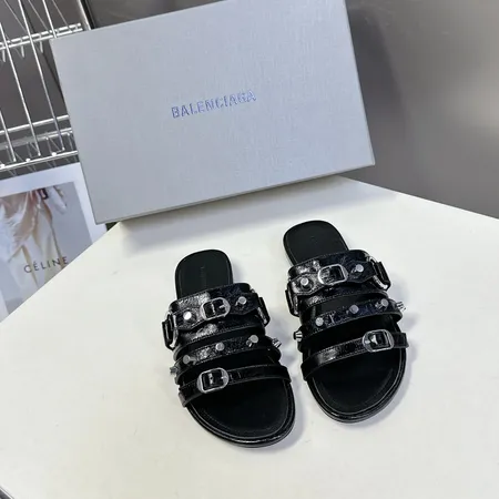 バレンシアガ スリッパ