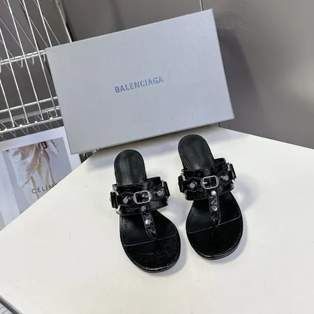 バレンシアガ サンダル