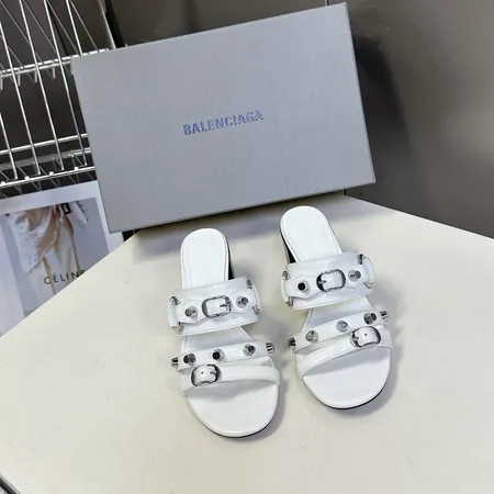 バレンシアガ サンダル