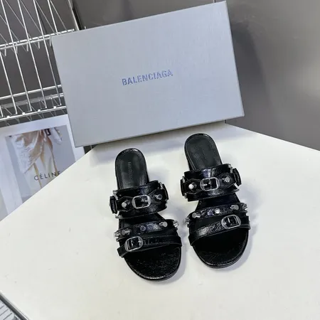 バレンシアガ サンダル