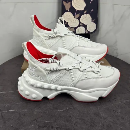 クリスチャン・ルブタン スニーカー