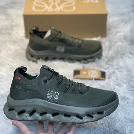 ロエベ スニーカー