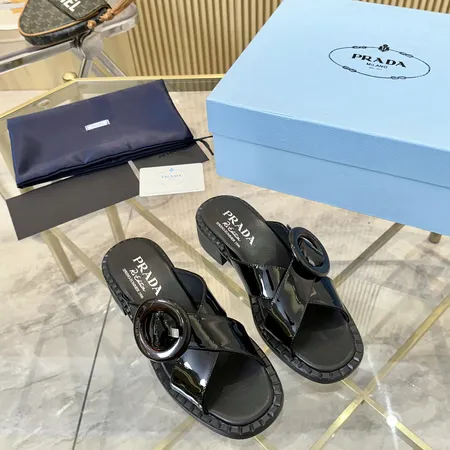 プラダ サンダル