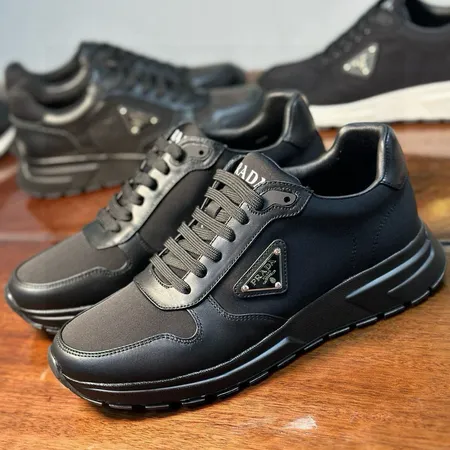 プラダ カジュアルシューズ