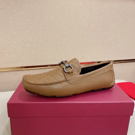 フェラガモ カジュアルシューズ