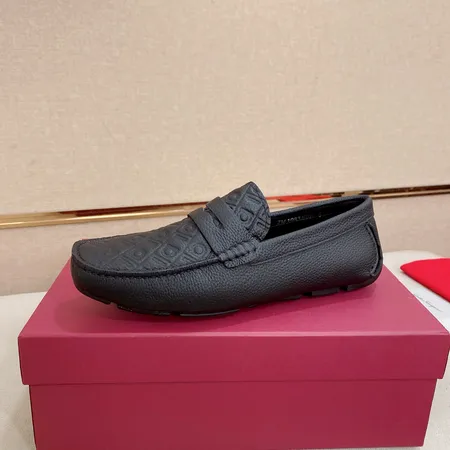 フェラガモ カジュアルシューズ