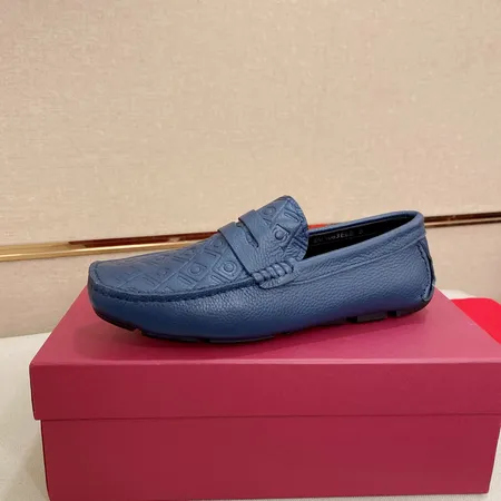 フェラガモ カジュアルシューズ