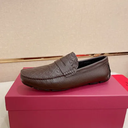 フェラガモ カジュアルシューズ