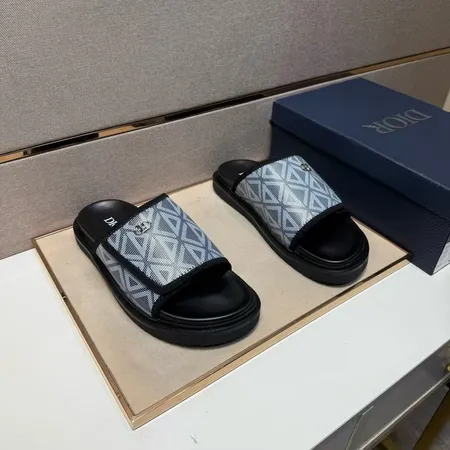 ディオール スリッパ