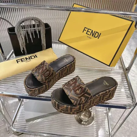 フェンディ スリッパ