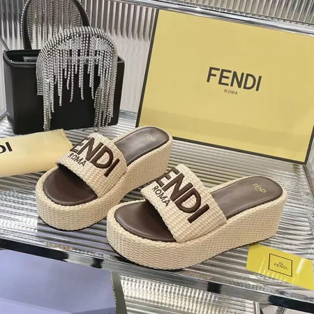 フェンディ スリッパ
