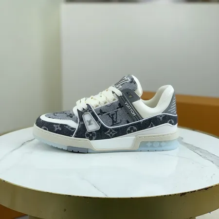 ルイヴィトン カジュアルシューズ