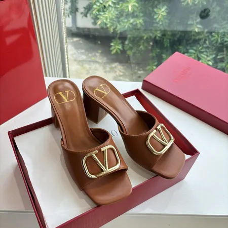 ヴァレンティノ スリッパ