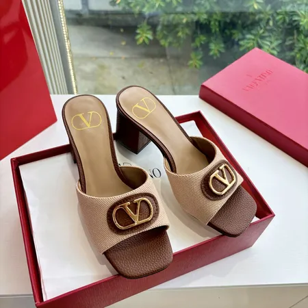 ヴァレンティノ スリッパ