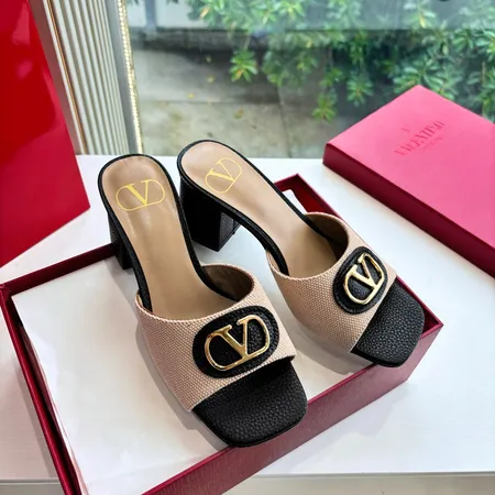 ヴァレンティノ スリッパ