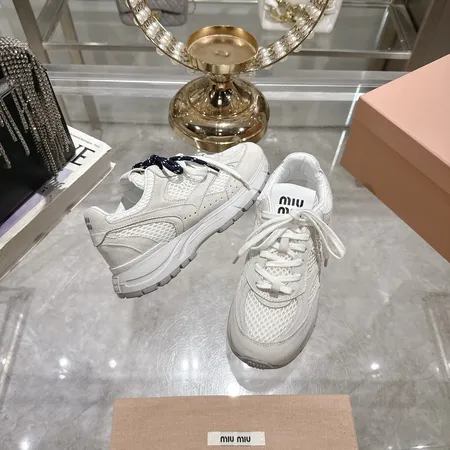 ミュウミュウ スニーカー