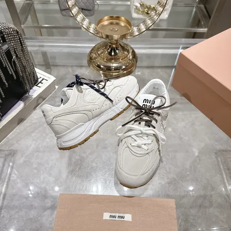 ミュウミュウ スニーカー