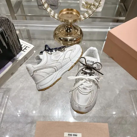 ミュウミュウ スニーカー