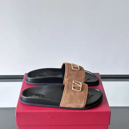 ヴァレンティノ スリッパ