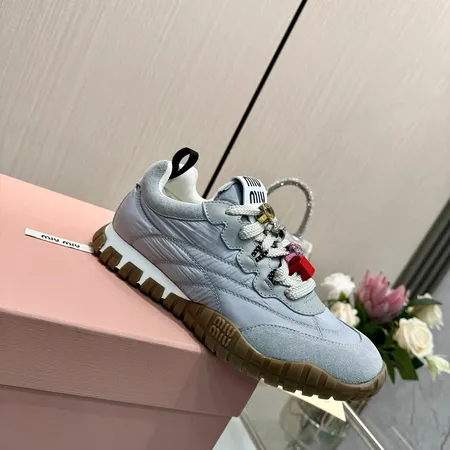 ミュウミュウ スニーカー