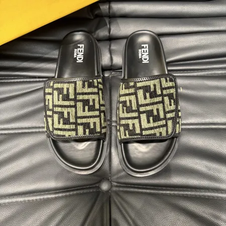 フェンディ スリッパ