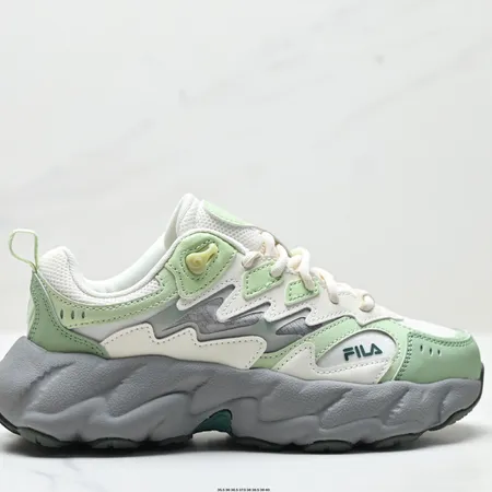 フィラ スニーカー