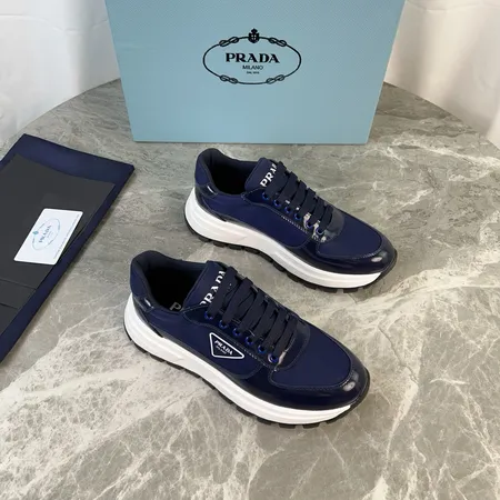 プラダ スニーカー