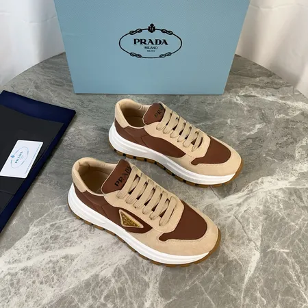 プラダ スニーカー