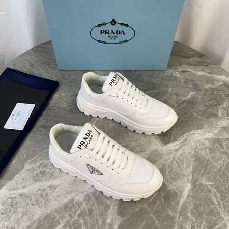 プラダ スニーカー
