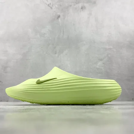 ナイキ スリッパ