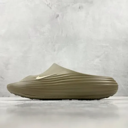 ナイキ スリッパ