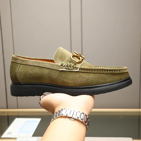 フェラガモ カジュアルシューズ