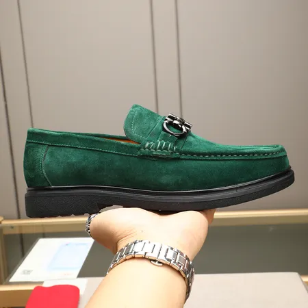 フェラガモ カジュアルシューズ