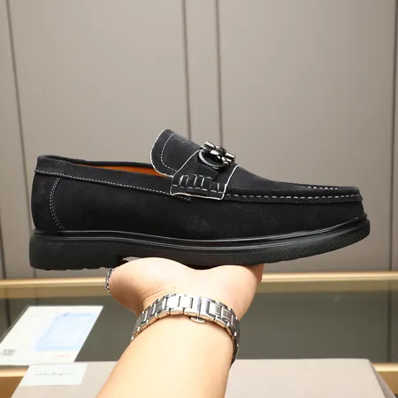 フェラガモ カジュアルシューズ