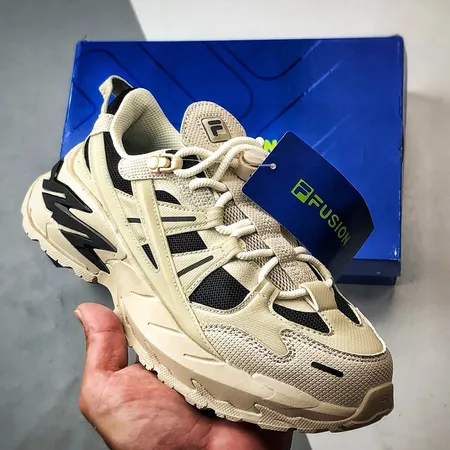 フィラ スニーカー