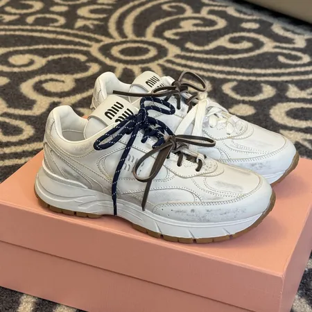 ミュウミュウ スニーカー