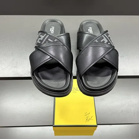 フェンディ スリッパ